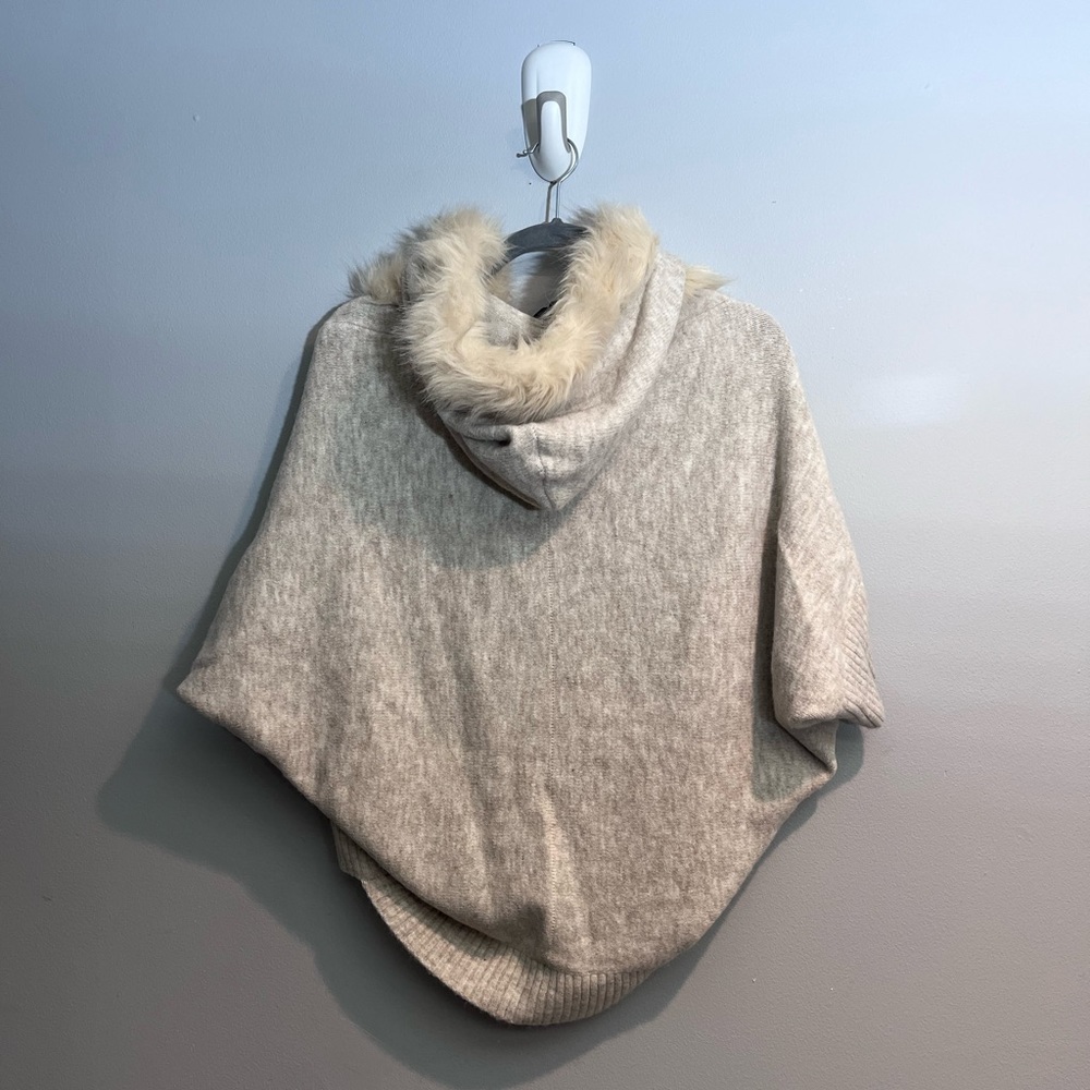Faux fur zip up sweater - Picture 7 of 7